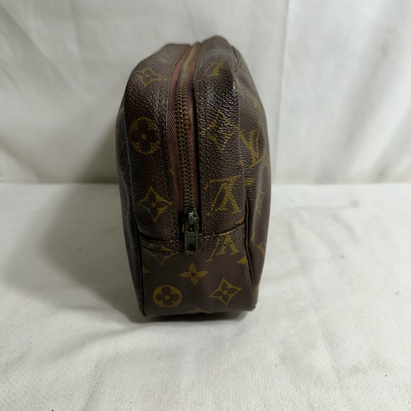 Louis Vuitton Pouch - Picture 3 of 9